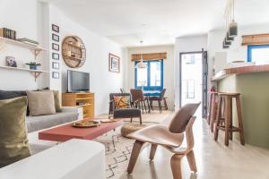 Sandy Bay Home with roof terrace and sea views