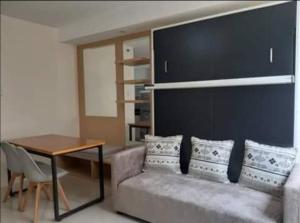 Pool level Persimmon Condo w kitchen unit 615