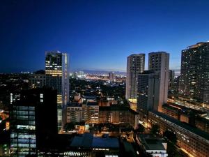 Modern Hotel-type Studio near Greenbelt Netflix 100mbps