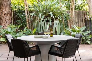 9 Little Cove Road, Noosa Heads - Private Slice of Paradise