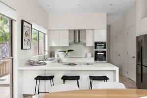 9 Little Cove Road, Noosa Heads - Private Slice of Paradise