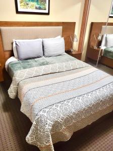 Luxury Falcon Crest Lodge 1 Bedroom 1 Pullout Kitchen Hot Tub