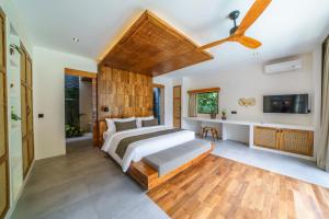 KClub River Front 4 - Majestic & Luxurious 5BR Villa In Pererenan