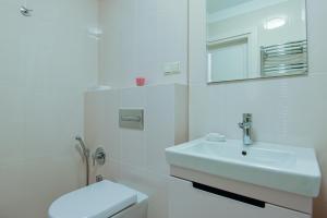 BIRUTE LE GRANDE 3 BEDROOMS