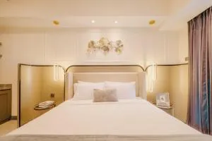 Yoonah at Benson Pakuwon Mall - Lidah