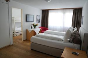 Hotel Surselva