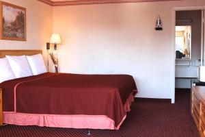 Standard King Room room in Regency Inn Richmond