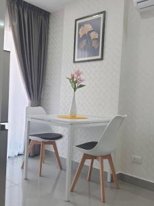 Siam Oriental Star at Pratumnak soi 6 by Daisy Pattaya