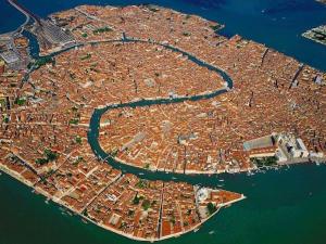 studio-apartment with small garden