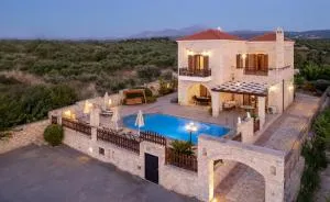 Family-Friendly Villa Erofili with Pool, Childrens Area & BBQ! - Astérion