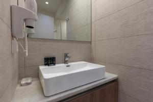 Phaedrus Living City Center Lux Flat Kolonaki