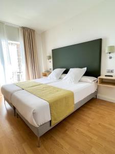 Double or Twin Room with Sea View room in Hotel Elimar