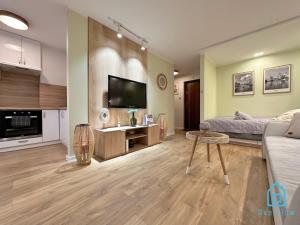 Boho Apartment - 10 Min to Old Town Gdańsk,PKP & Shopping Mall