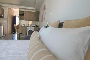 Phaedrus Living: Seaside Luxury Flat Athina 117