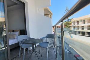 Phaedrus Living: Seaside Luxury Flat Athina 117