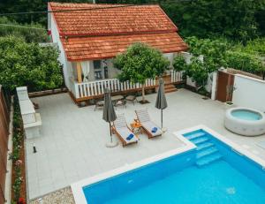 Holiday house Stella with Pool & Jacuzzi