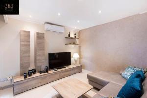 One of a KIND, Seafront property in St Georges Bay by 360 Estates