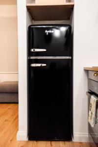 Grzybowska Luxury Apartment by BookingHost