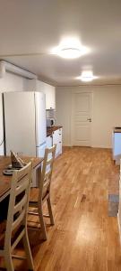 Aurora rooms in shared apartment nr1 We are doing privet northen light trip, reindeer trip and sommaroy Fjord trip