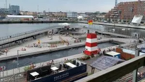 Apartment directly to seafront of Bassin 7 with big balcony and free parking - Nimtofte