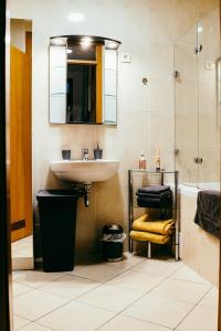 HERMES APARTMENT & 2 free garage secured parkings