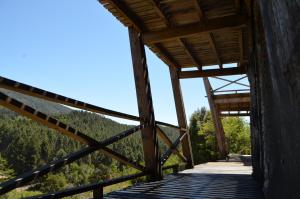 BH-Meliquina, Colgantes al Río