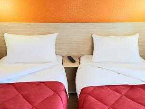 Hotels Premiere Classe Metz Sud Jouy Aux Arches : Chambre Triple avec 3 Lits Simples