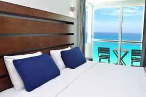 Hermoso estudio frente al mar, balcon, gym 3504