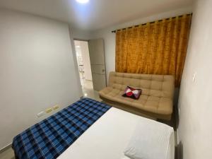 Apto a pasos del lago