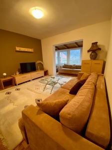 Elda Hills Apartment