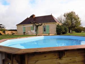 Maisons de vacances Cosy Holiday Home in Th dirac with Swimming Pool : photos des chambres