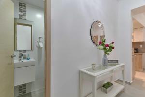 Dom. Rep. Exclusive 2 bed Apt. Evaristo Morales