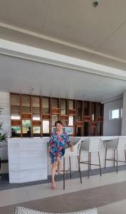 A cozy 2 bedroom condo in Metro