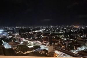 A cozy 2 bedroom condo in Metro