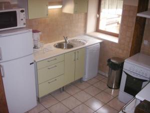 Gîte charmant proche de la Sioule avec jardin privé - FR-1-489-96