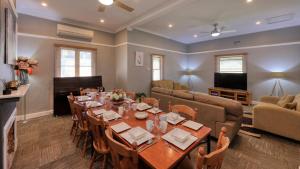 카노윈드라 Canowindra Riverview Motel 호텔 로비