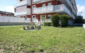 Homely apartment for up to 6 guests with pool