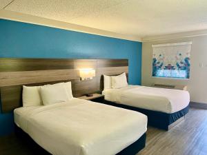 Deluxe Double Room with Two Double Beds room in La Quinta Inn by Wyndham Denver Northglenn