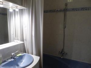 Appartements Bel appartement climatise avec garage au Lavandou - FR-1-308-13 : Appartement (4 Adultes)