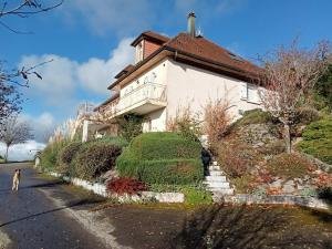 Villas Vaste villa en position dominante superbe vue lacs : photos des chambres