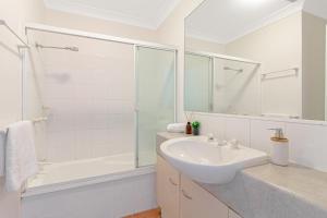 Sunrise Cove- 2BR Waterfront Apartment by uHoliday