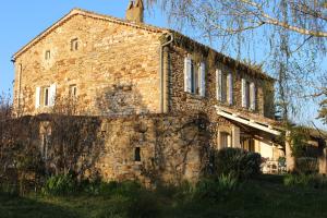 Villas Mas Les Romarins, 10 min d'Uzes, grand jardin, nid de repos et base pour activites dans le Gard, max 8 adultes et 4 enfants : photos des chambres