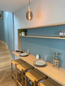 B&B / Chambres d'hotes La Suite de l'Abbaye - climatisation et petit dej : photos des chambres