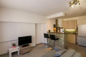 SUEDE 4 AP4210 By Riviera Holiday Homes