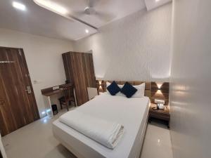 Hotel Heritage - Near Trade Center, Visa Consulate BKC