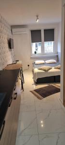 NightHost Robotnicza 32 m248 Wrocław free parking