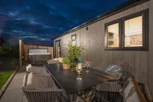 Hazel Lodge, 27 Roadford Lake Lodges - Broadwoodwidger