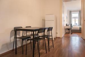 Lovely 2BR Apt, Near AKH, Perfect for short & Longstays