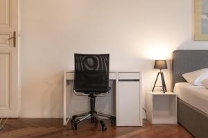 Lovely 2BR Apt, Near AKH, Perfect for short & Longstays