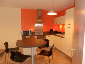 Appartements Appartement Calme avec Internet, Proche Commerces et Plages, 3 Etoiles, Menage Inclus - FR-1-418-95 : photos des chambres